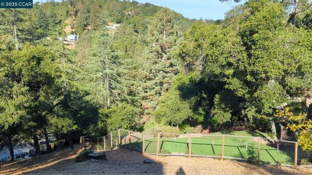 13 St James Court, Orinda CA: https://media.crmls.org/mediaz/858f6bc8-d5d0-473b-9a33-ebb0b5b18b96.jpg