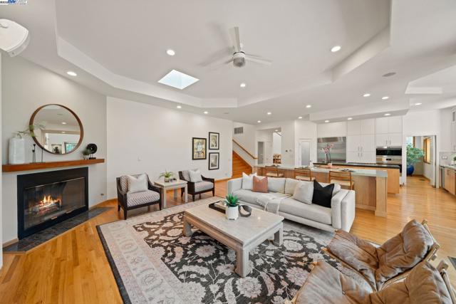 45221 Rutherford Ter, Fremont CA: https://media.crmls.org/mediaz/8590fd61-e57a-4df7-8b49-dee15ec47f55.jpg
