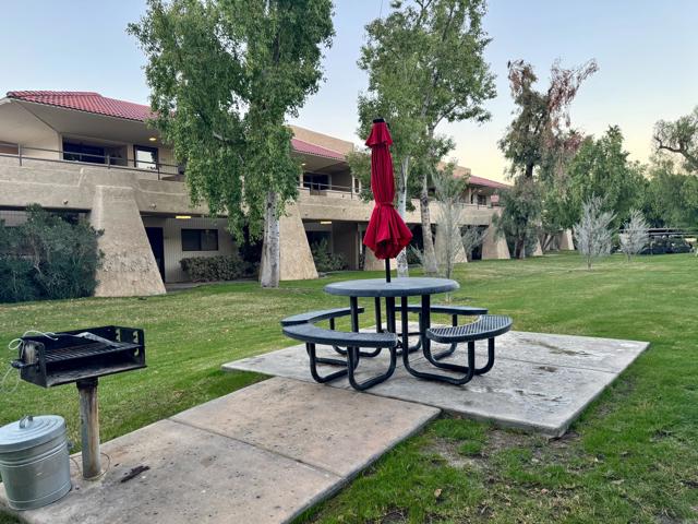 2822 N Auburn Court, Palm Springs CA: https://media.crmls.org/mediaz/85916a5c-4941-47f8-a509-ef46f8485635.jpg