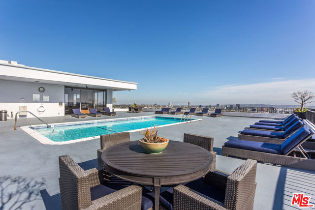 1100 Alta Loma Road, West Hollywood CA: https://media.crmls.org/mediaz/85917144-ae3e-4e3f-a3f2-57dcdaf7bdd3.jpg
