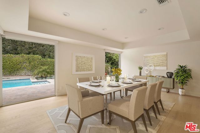 650 N Tigertail Road, Los Angeles CA: https://media.crmls.org/mediaz/85919169-a22b-42e0-83cb-202d16c9388d.jpg
