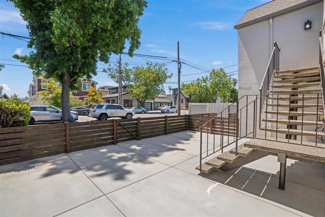 315 Grand Boulevard, San Mateo CA: https://media.crmls.org/mediaz/859195b7-5091-4624-a99e-93949243222b.jpg