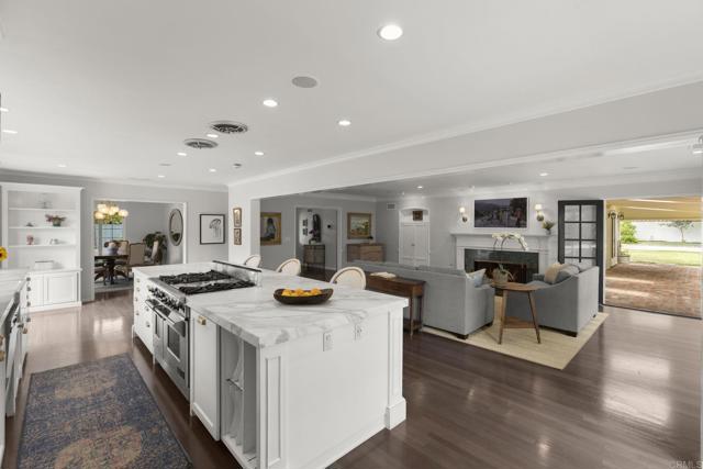 Detail Gallery Image 16 of 47 For 315 Mira Monte, La Jolla,  CA 92037 - 4 Beds | 3/1 Baths