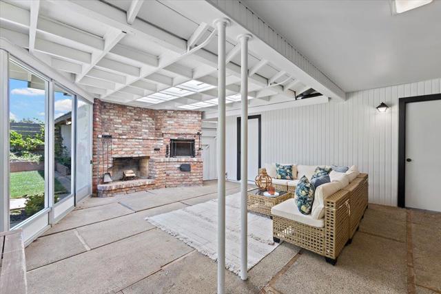 190 W San Martin Avenue, San Martin CA: https://media.crmls.org/mediaz/85925110-a606-4d41-981a-635720dcefb8.jpg