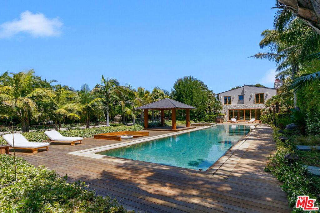 6902 Wildlife Road — architectural residence