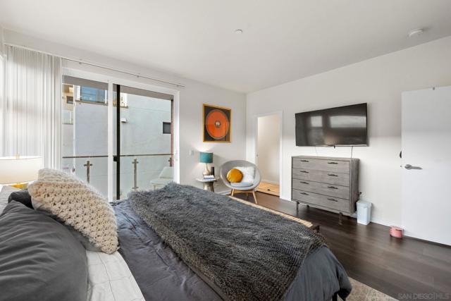 2875 B Street, San Diego CA: https://media.crmls.org/mediaz/8593097a-8102-4649-aaf7-bc28ac2115c6.jpg