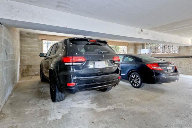 1174 Locust St, San Diego CA: https://media.crmls.org/mediaz/8594417b-dbc4-4e5d-b2b4-0ffe52b6d3eb.jpg