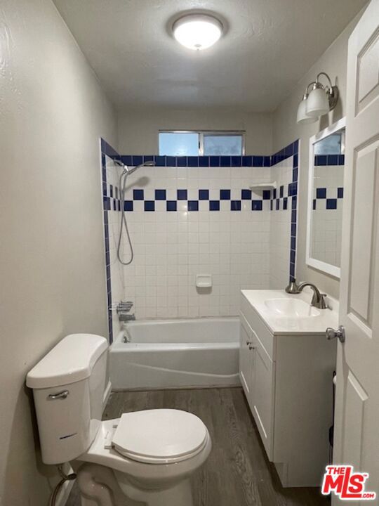 https://media.crmls.org/mediaz/85948ab1-29b6-43f3-b250-a49380ccd108.jpg?preset=X-Large
