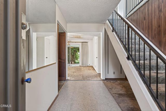 Detail Gallery Image 6 of 42 For 2087 Airedale Ave, Ventura,  CA 93003 - 4 Beds | 2 Baths