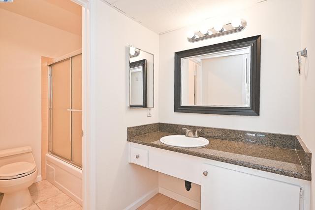320 N Civic Dr, Walnut Creek CA: https://media.crmls.org/mediaz/8594f514-fa69-4b46-80e1-098be47d137b.jpg