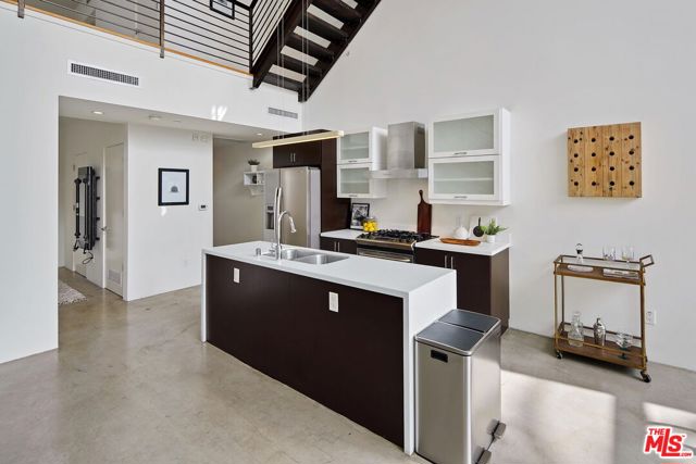 803 Wilcox Avenue, Los Angeles CA: https://media.crmls.org/mediaz/8594ffda-cf42-4a93-a666-6013226372be.jpg