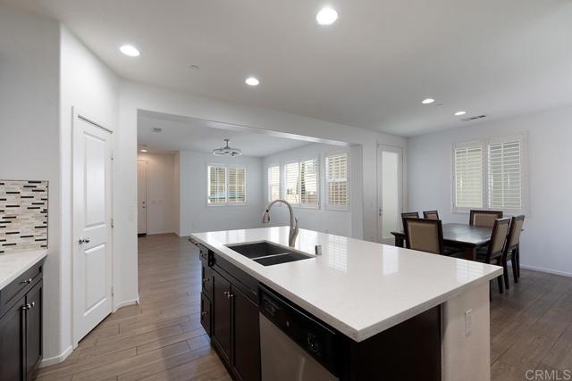 Detail Gallery Image 3 of 51 For 1817 Casa Torre Way, Chula Vista,  CA 91915 - 5 Beds | 3 Baths