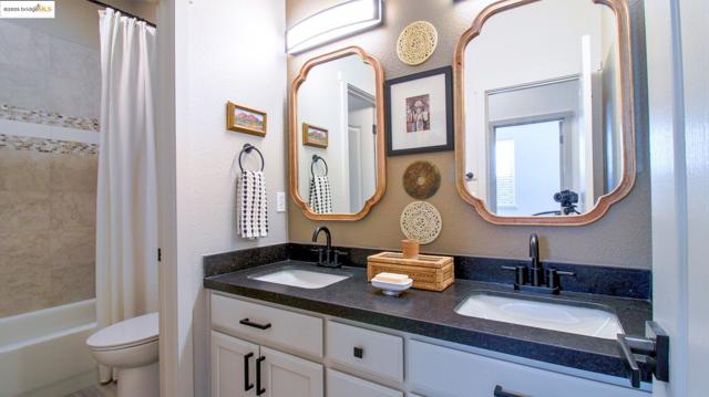 881 Inverness Ln, Brentwood CA: https://media.crmls.org/mediaz/85957b19-ac77-47d5-b17f-162bab067e3d.jpg