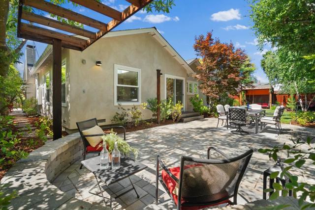 1271 Petersen Court, Los Altos CA: https://media.crmls.org/mediaz/859584cd-eec6-4dbc-ae18-092748d2c050.jpg