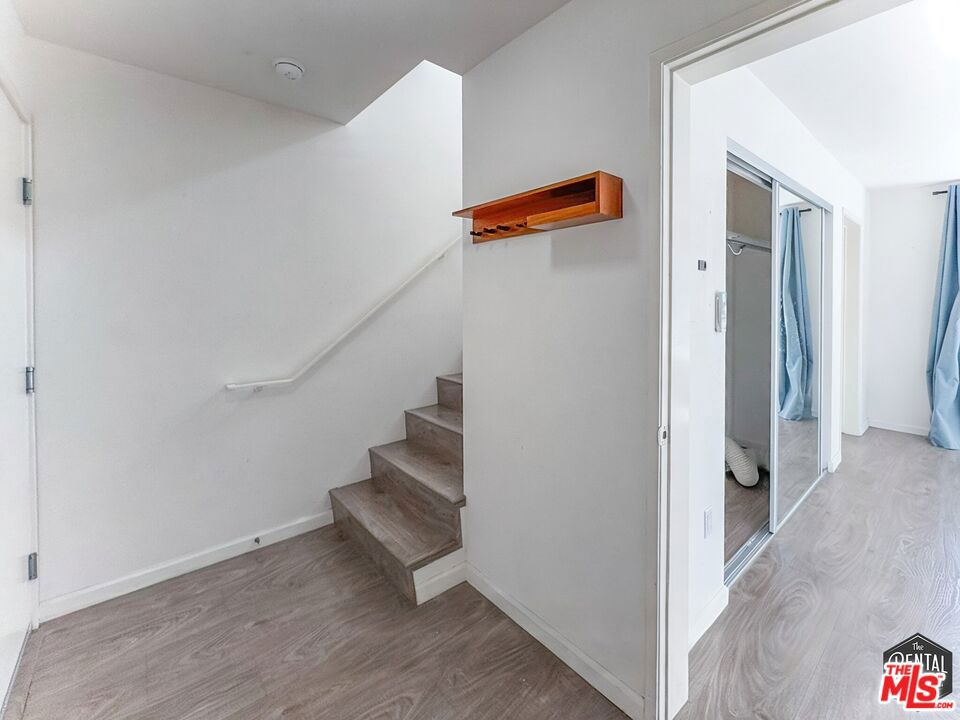 https://media.crmls.org/mediaz/8595a540-d363-482b-834b-83bc248228eb.jpg?preset=X-Large