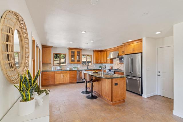 10200 West Drive, Felton CA: https://media.crmls.org/mediaz/8595cc48-c2a3-4b7f-a5ec-8625ea8c9d5e.jpg