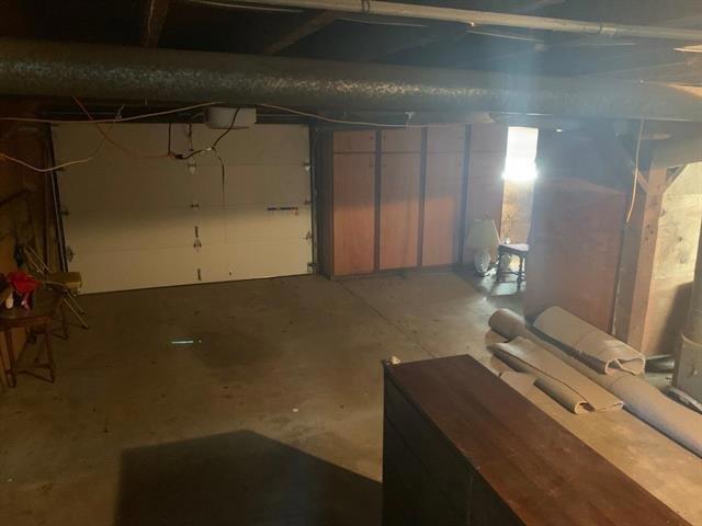 925 Miramontes Street, Half Moon Bay CA: https://media.crmls.org/mediaz/85960904-f94e-4c37-9277-f5382a73d3fd.jpg