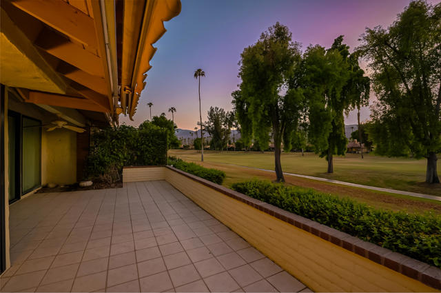 239 Santa Barbara Circle, Palm Desert, CA 92260
