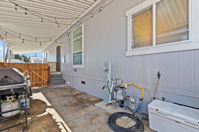 2151 Oakland Road, San Jose CA: https://media.crmls.org/mediaz/85969790-79e6-4301-bbd7-b52c24e72cab.jpg
