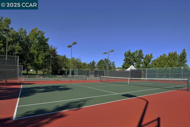 1716 Saint Andrews Drive, Moraga CA: https://media.crmls.org/mediaz/85971fa0-9ede-484f-b5dd-b084357c4e47.jpg