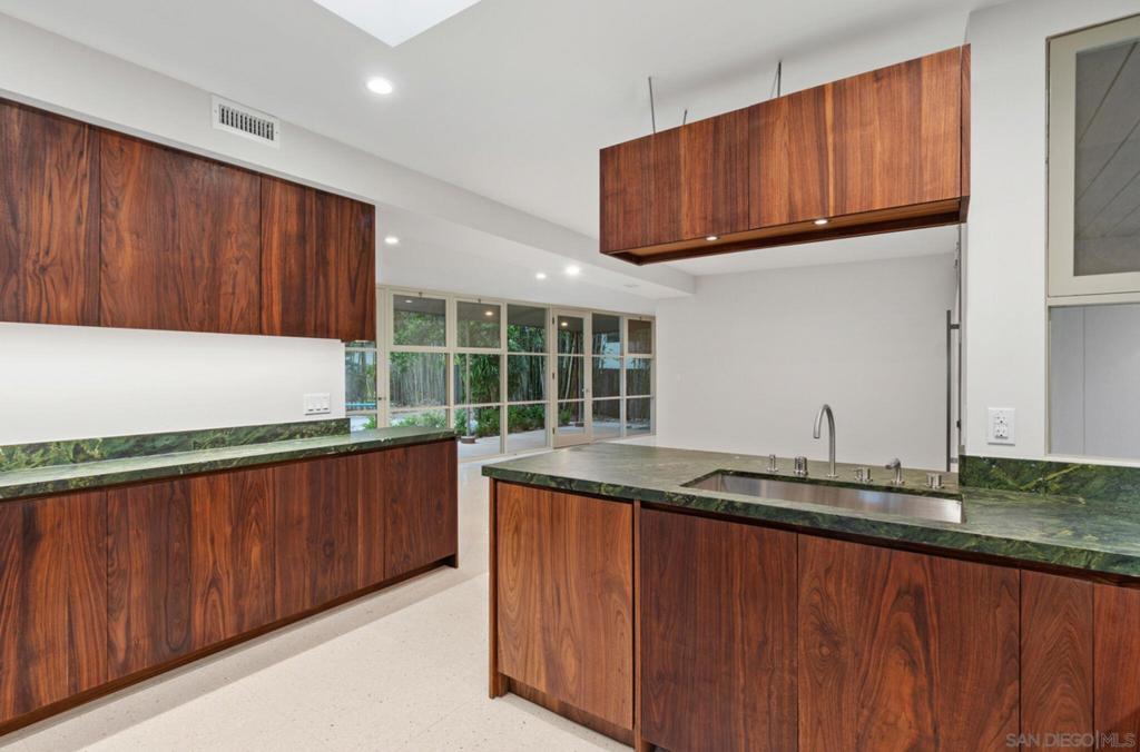 MLS #250030697SD img 16