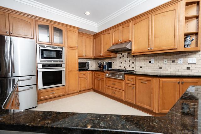 1971 Pizarro Lane, Escondido CA: https://media.crmls.org/mediaz/859850ab-a18b-406b-8a3a-c62101c117e0.jpg