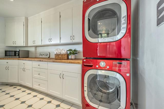 24705 Spanish Oaks Road, Los Gatos CA: https://media.crmls.org/mediaz/85995d47-4366-42c8-8900-95a2d5a8c45f.jpg