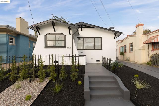 3508 Lyon Ave, Oakland CA: https://media.crmls.org/mediaz/8599b8a2-c1d6-4cbe-8797-3e91223f3d70.jpg
