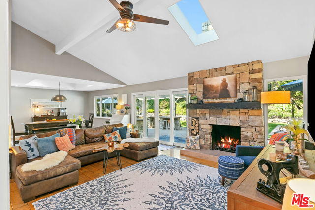 30603 El Sueno Drive, Malibu CA: https://media.crmls.org/mediaz/8599e3cb-4a6d-4376-ab04-095a59b178a2.jpg