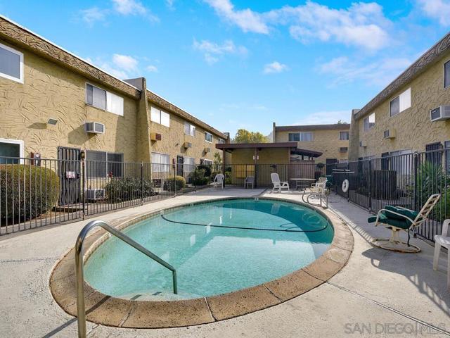 1157 Emerald Ave, El Cajon, California 92020, 2 Bedrooms Bedrooms, ,1 BathroomBathrooms,Townhouse,For Sale,Emerald Ave,240028891SD