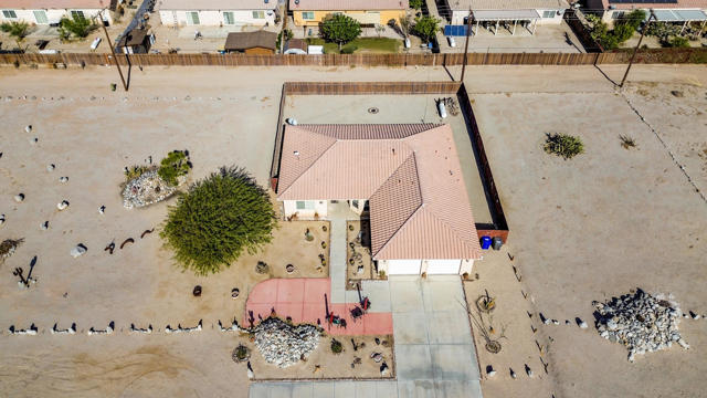 1224 Red Sea Avenue, Thermal CA: https://media.crmls.org/mediaz/859a8edb-14c3-47a5-935d-61a62c9e069b.jpg