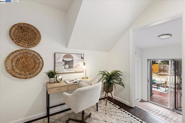 955 Virginia St, Berkeley CA: https://media.crmls.org/mediaz/859bd39e-8c33-4179-b8dd-083c824b4f23.jpg