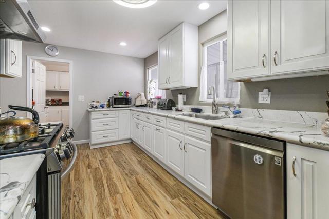 39564 Ciega Creek Drive, Palm Desert CA: https://media.crmls.org/mediaz/859be7f6-64c2-4830-89c6-e30fa25ed04f.jpg