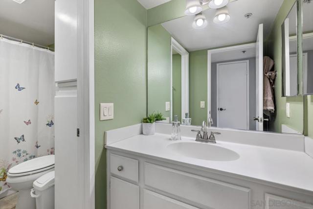 18557 Caminito Pasadero, San Diego CA: https://media.crmls.org/mediaz/859c28da-908c-459b-b4a6-8faa38a55347.jpg