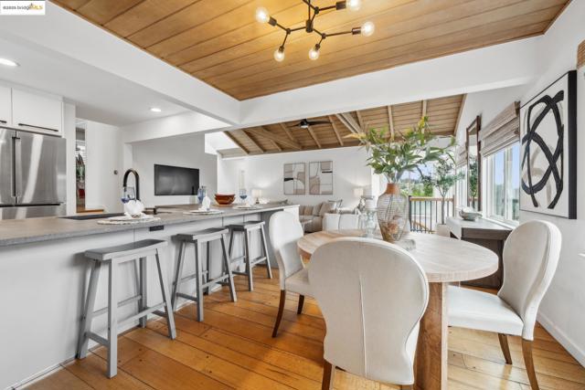 6951 Chambers Dr, Oakland CA: https://media.crmls.org/mediaz/859ca18c-0fa5-4377-8332-b05ec2288177.jpg
