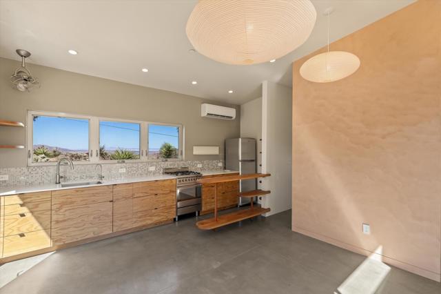 8744 Star Lane, Joshua Tree CA: https://media.crmls.org/mediaz/859ca2df-21a9-4277-a7f1-a0e4da3cd29e.jpg