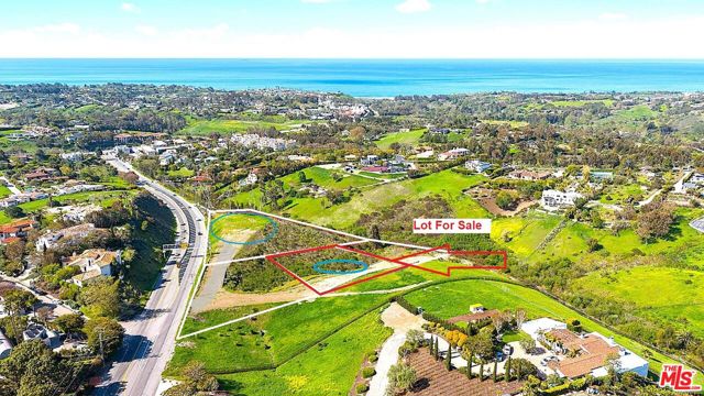 6041 Kanan Dume Road, Malibu CA: https://media.crmls.org/mediaz/859cfea0-9d64-47fb-9f8b-c0fcc77ea3e2.jpg