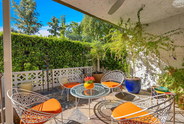 2327 Casitas Way, Palm Springs, CA 92264
