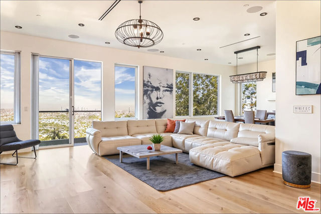 1610 Viewmont Drive, Los Angeles CA: https://media.crmls.org/mediaz/859defd8-8515-4695-83ed-b2711682bcc1.jpg