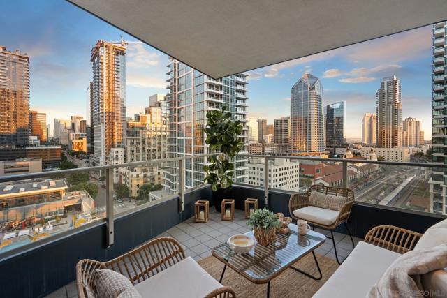 1325 Pacific Hwy, San Diego CA: https://media.crmls.org/mediaz/859f4d67-4494-4b00-b417-55041f5d5bb7.jpg