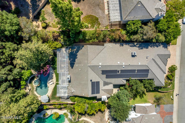 4953 Kilburn Court, Oak Park CA: https://media.crmls.org/mediaz/859facdd-2e98-48c1-a719-ebe734407ed2.jpg