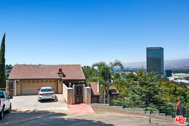 3589 Multiview Dr, Los Angeles, CA 90068