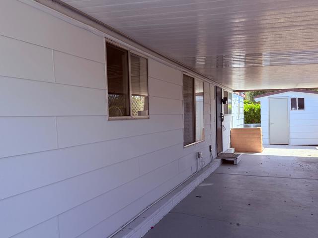 14 International Boulevard, Rancho Mirage CA: https://media.crmls.org/mediaz/85a03ccf-3e84-462d-a889-85a193d9e7a6.jpg