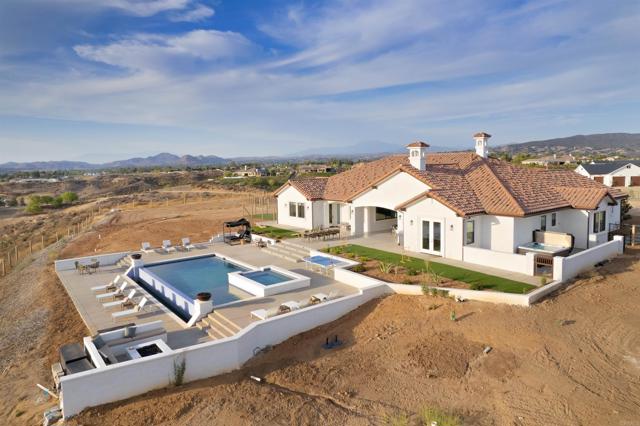 42144 Citrus Heights Road, Temecula CA: https://media.crmls.org/mediaz/85a17fac-e116-4654-b324-6610cb25000f.jpg