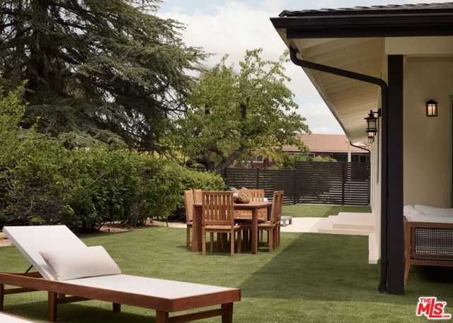 15674 Royal Ridge Road, Sherman Oaks CA: https://media.crmls.org/mediaz/85a32a19-c4e8-4ef9-8ebc-39a9190d2d60.jpg