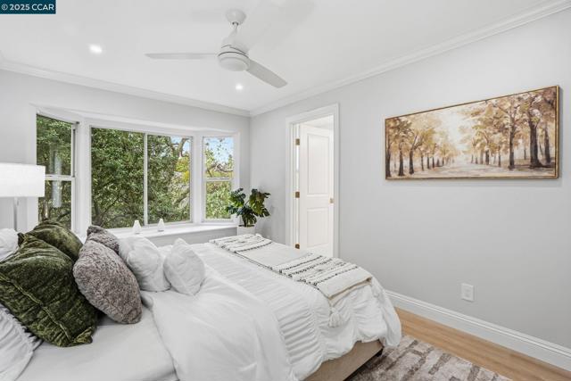 289 Sierra Dr, Walnut Creek CA: https://media.crmls.org/mediaz/85a39e60-7b1c-4eae-8726-380140b1e2f4.jpg