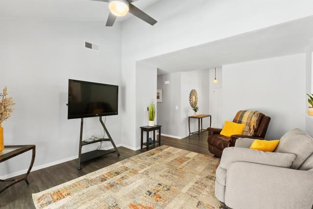 10324 Paseo Palmas Drive, Lakeside CA: https://media.crmls.org/mediaz/85a3aff0-fd39-4eca-9542-528022dff963.jpg