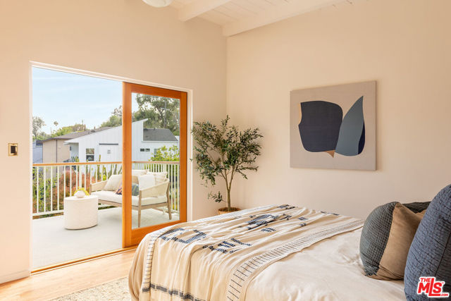 2052 Cerro Gordo Street, Los Angeles CA: https://media.crmls.org/mediaz/85a3fdba-360f-4c22-81fb-be126b716864.jpg