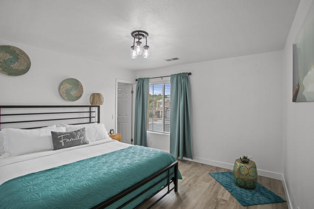 Image 19 of 33 For 83684 San Mateo Avenue