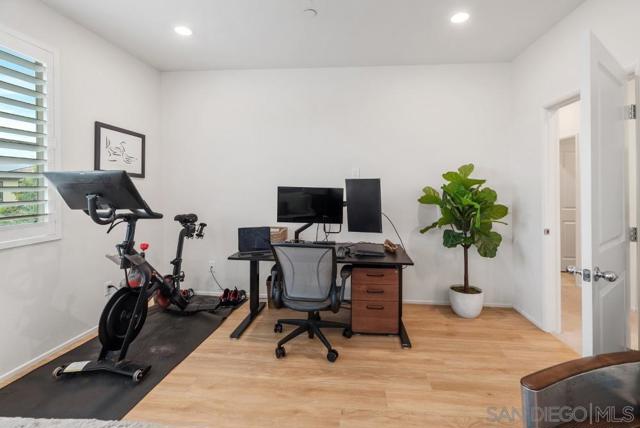 1569 Wildgrove Way, Vista CA: https://media.crmls.org/mediaz/85a549d3-b70a-4d47-b5a9-469807a77a1d.jpg